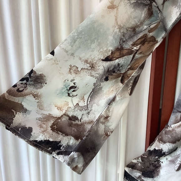 Illa Illa Womens Romper Long Bell Sleeve Deep V Lace Trim Size Medium - Picture 3 of 10